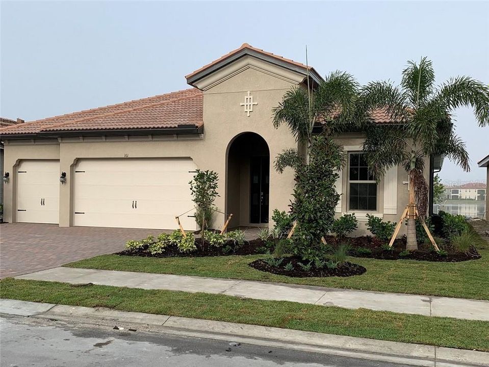 Recently Sold: $639,405 (3 beds, 3 baths, 2537 Square Feet)
