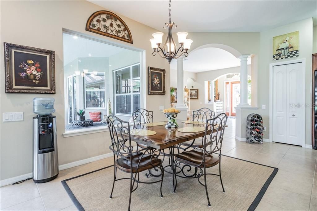 Recently Sold: $500,000 (3 beds, 3 baths, 2555 Square Feet)