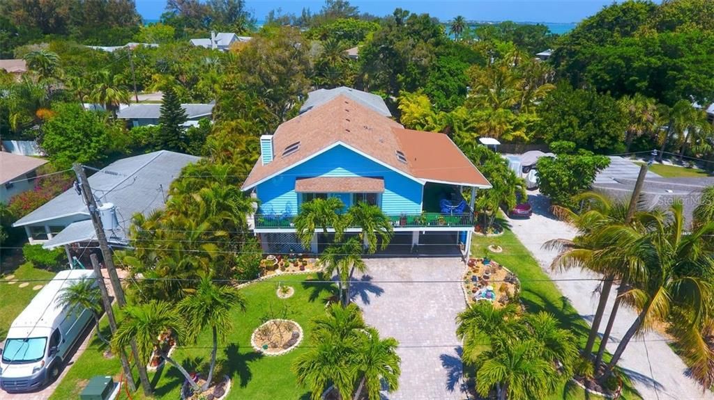 Recently Sold: $895,000 (3 beds, 4 baths, 1750 Square Feet)