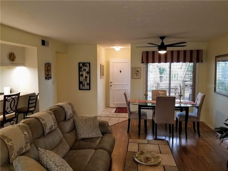 Recently Rented: $1,650 (2 beds, 2 baths, 1100 Square Feet)