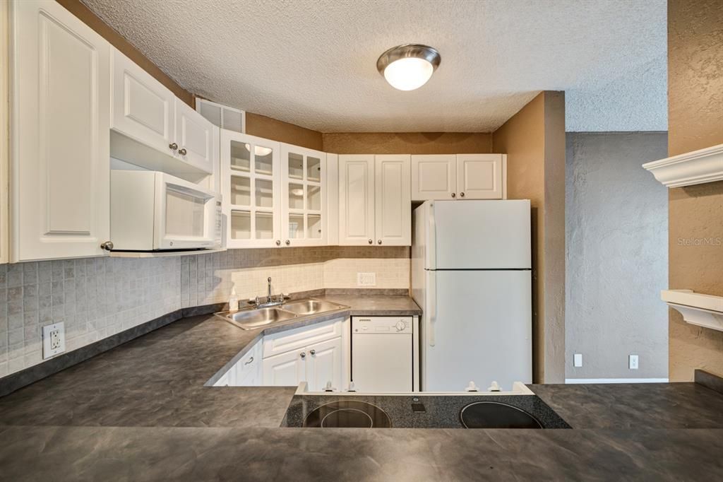 Recently Sold: $78,000 (1 beds, 1 baths, 646 Square Feet)