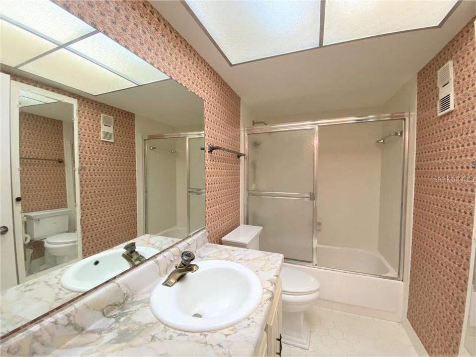最近售出: $183,000 (2 贝兹, 2 浴室, 1450 平方英尺)