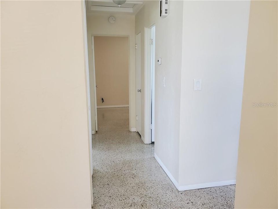 Recently Sold: $250,000 (2 beds, 1 baths, 1032 Square Feet)