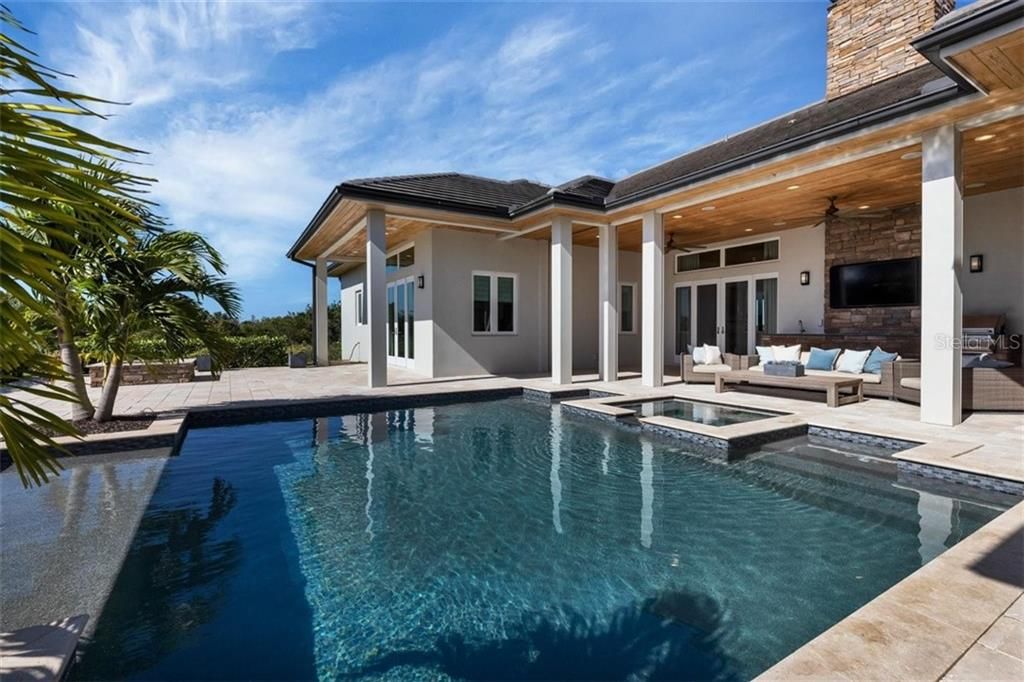 Recently Sold: $1,700,000 (4 beds, 3 baths, 4609 Square Feet)