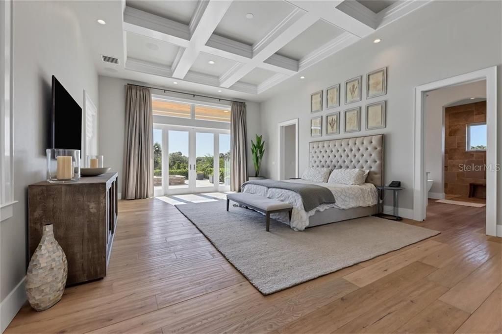 Recently Sold: $1,700,000 (4 beds, 3 baths, 4609 Square Feet)