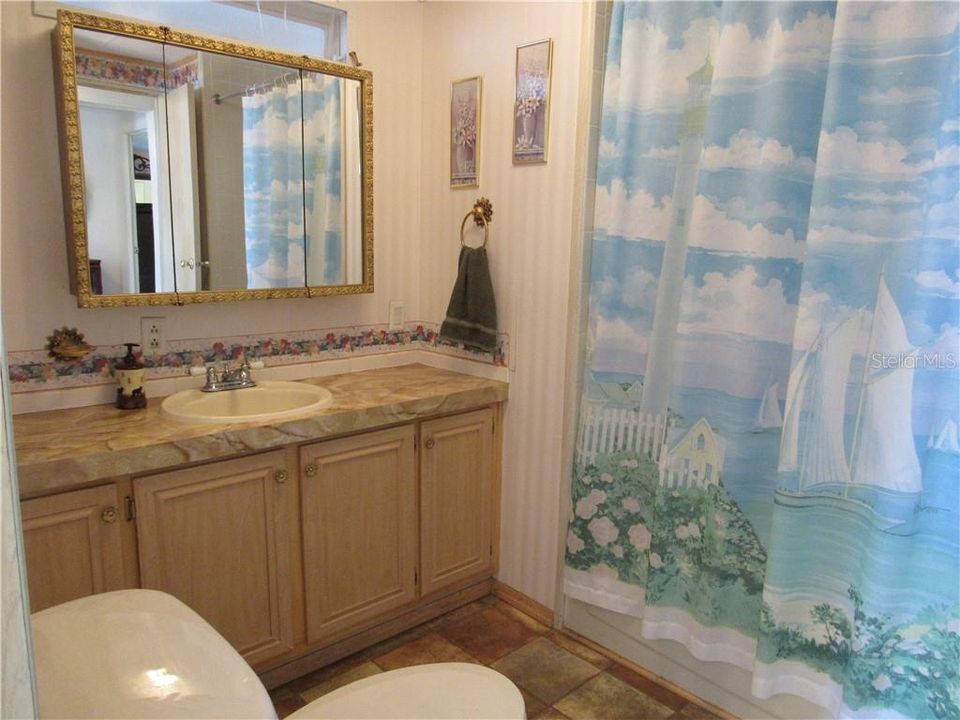 最近售出: $165,000 (3 贝兹, 2 浴室, 1848 平方英尺)