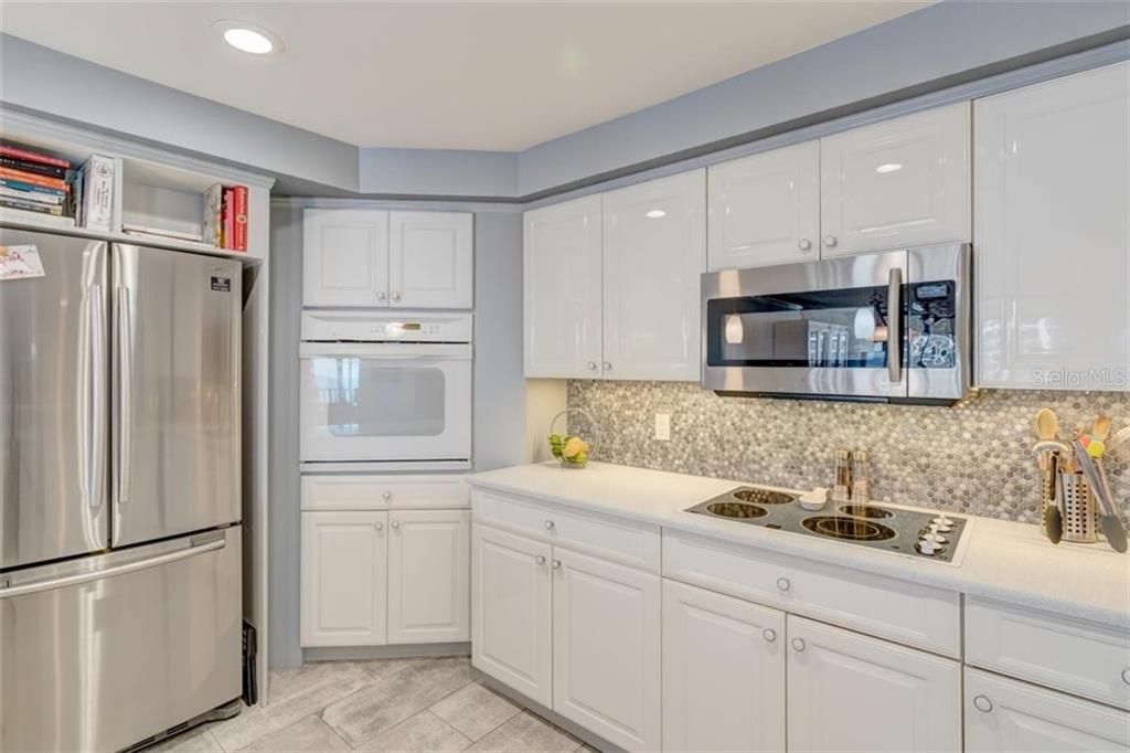 Recently Sold: $575,000 (2 beds, 2 baths, 1298 Square Feet)
