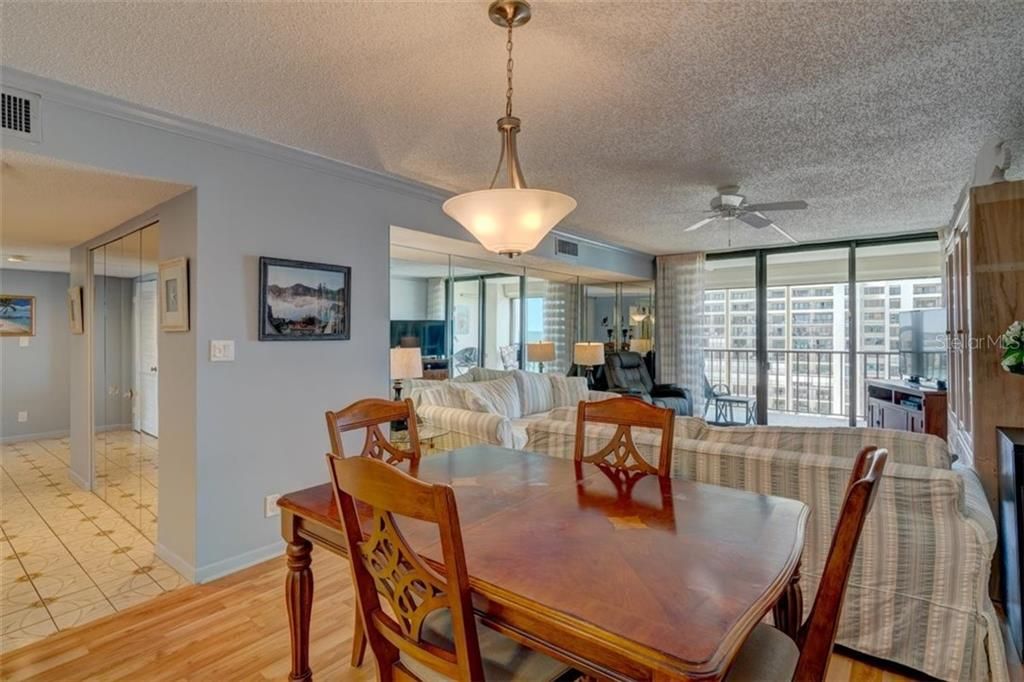 Recently Sold: $575,000 (2 beds, 2 baths, 1298 Square Feet)