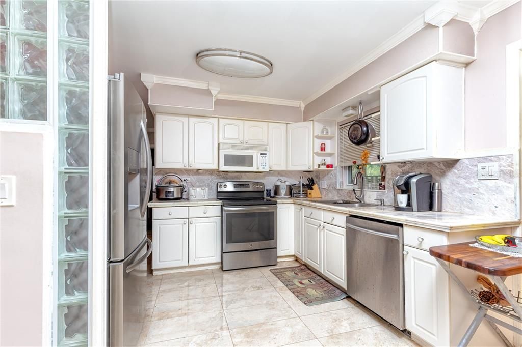 Recently Sold: $280,000 (3 beds, 2 baths, 1459 Square Feet)