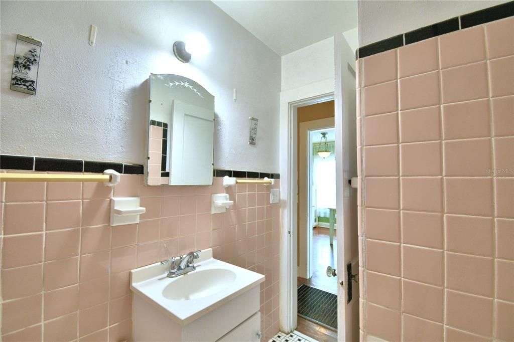 最近售出: $168,900 (4 贝兹, 2 浴室, 1503 平方英尺)