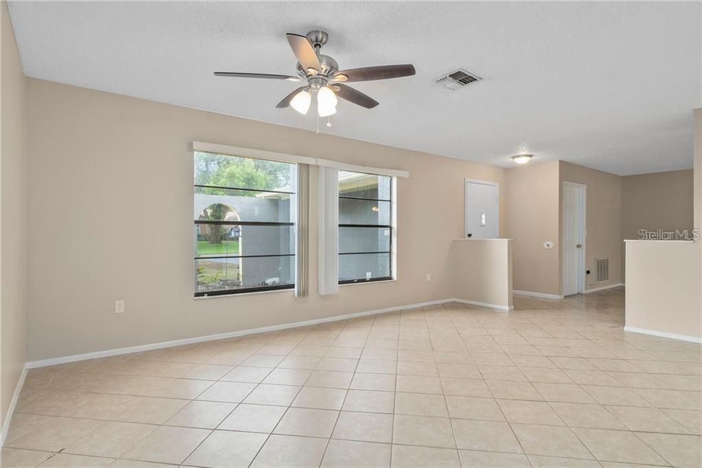 Recently Sold: $257,900 (3 beds, 2 baths, 1552 Square Feet)