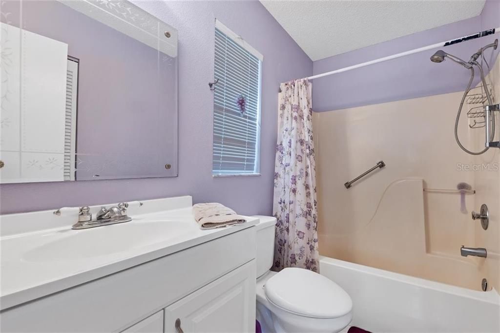 最近售出: $215,000 (2 贝兹, 2 浴室, 1264 平方英尺)
