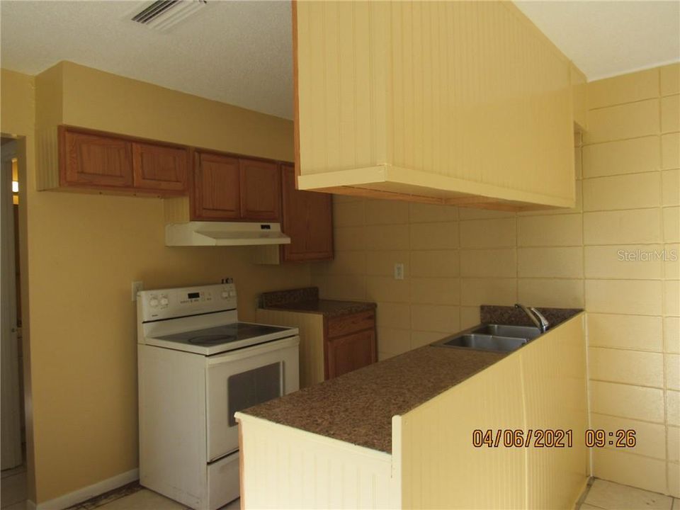 Recently Rented: $900 (2 beds, 2 baths, 930 Square Feet)
