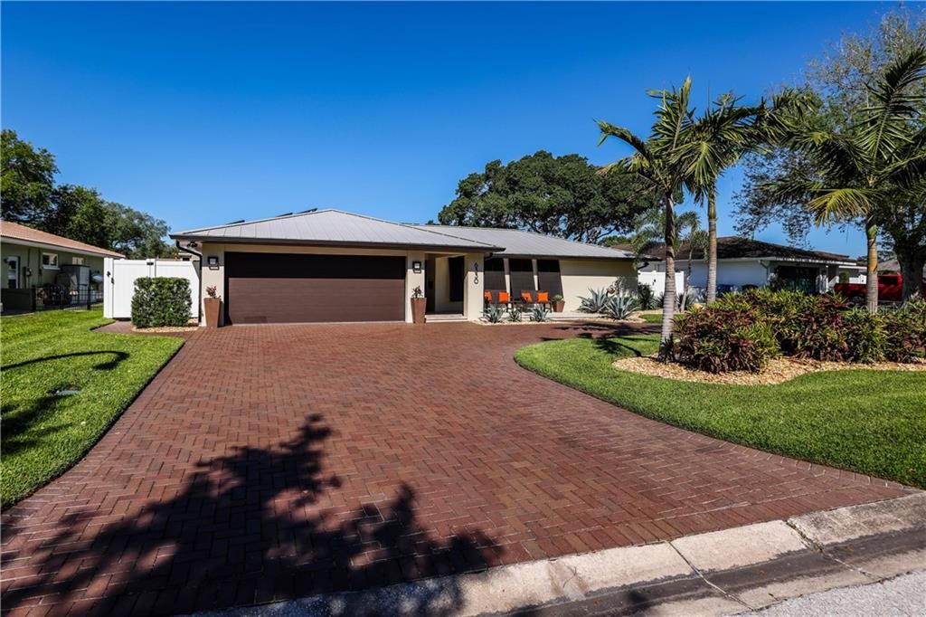 Recently Sold: $1,699,000 (3 beds, 3 baths, 2448 Square Feet)