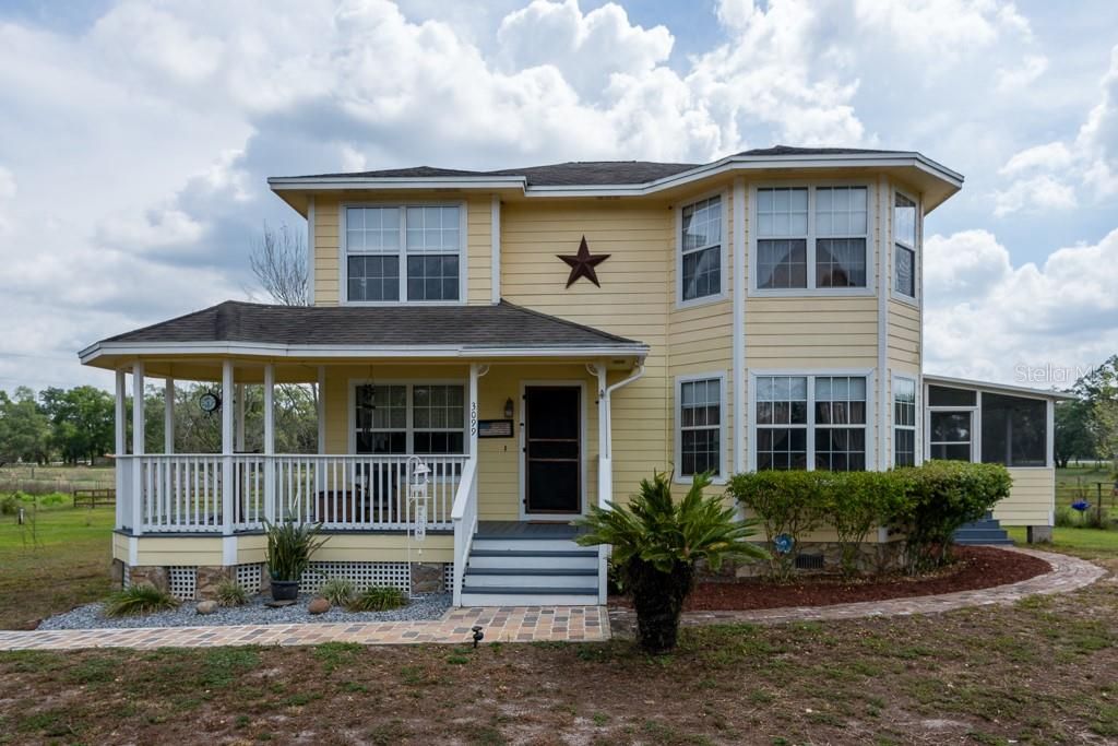 Recently Sold: $300,000 (3 beds, 2 baths, 1740 Square Feet)