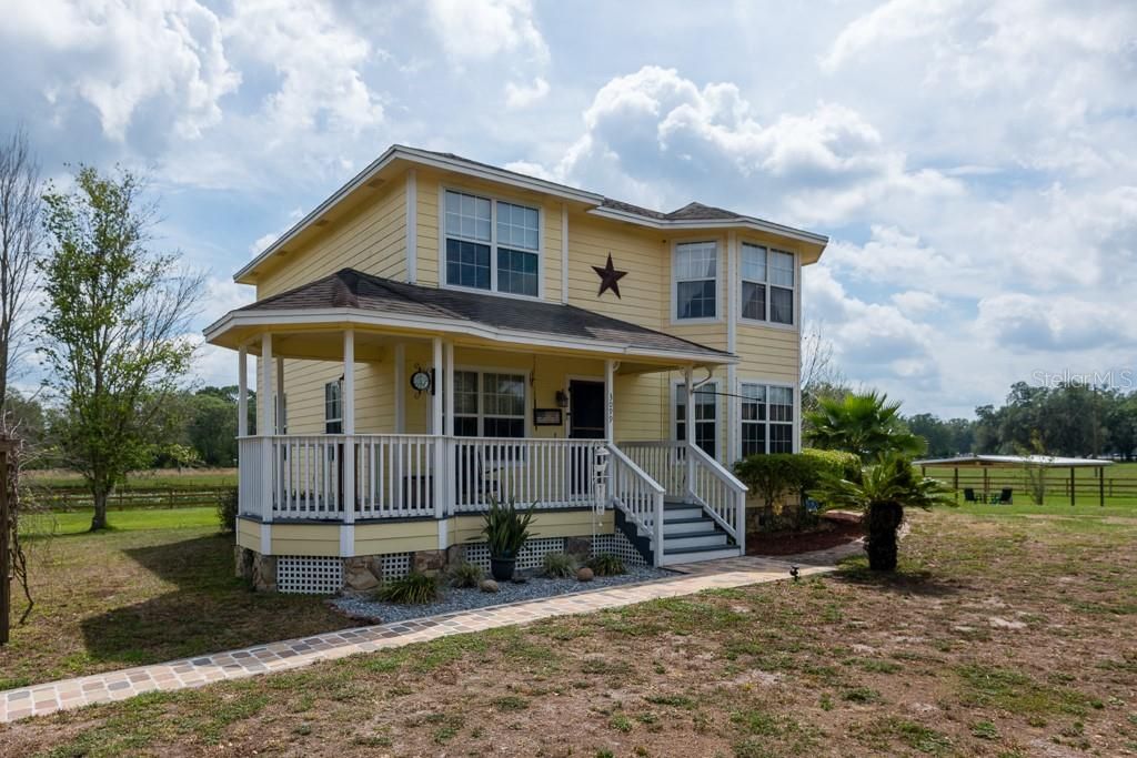 Recently Sold: $300,000 (3 beds, 2 baths, 1740 Square Feet)