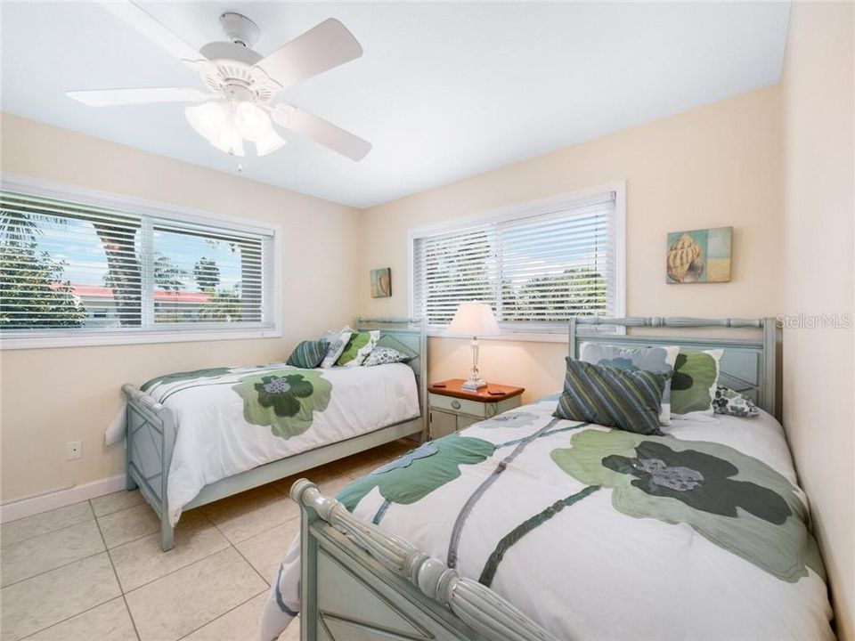 Recently Sold: $799,000 (2 beds, 2 baths, 1170 Square Feet)