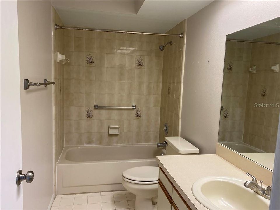 最近售出: $189,900 (3 贝兹, 2 浴室, 1337 平方英尺)