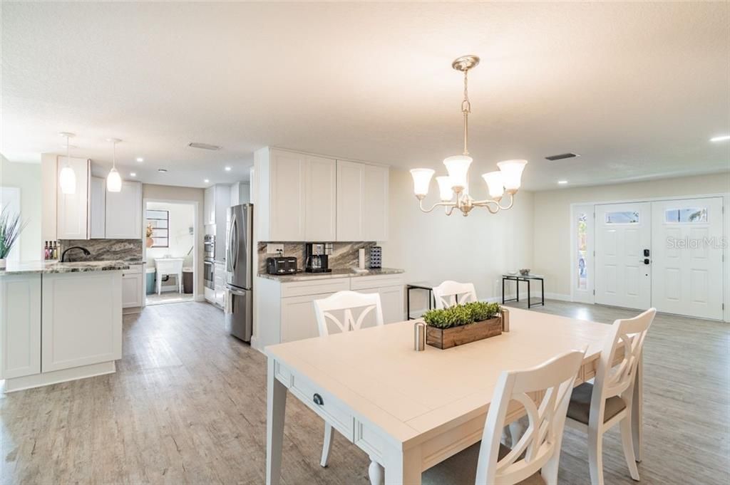 Recently Sold: $825,000 (3 beds, 3 baths, 2620 Square Feet)