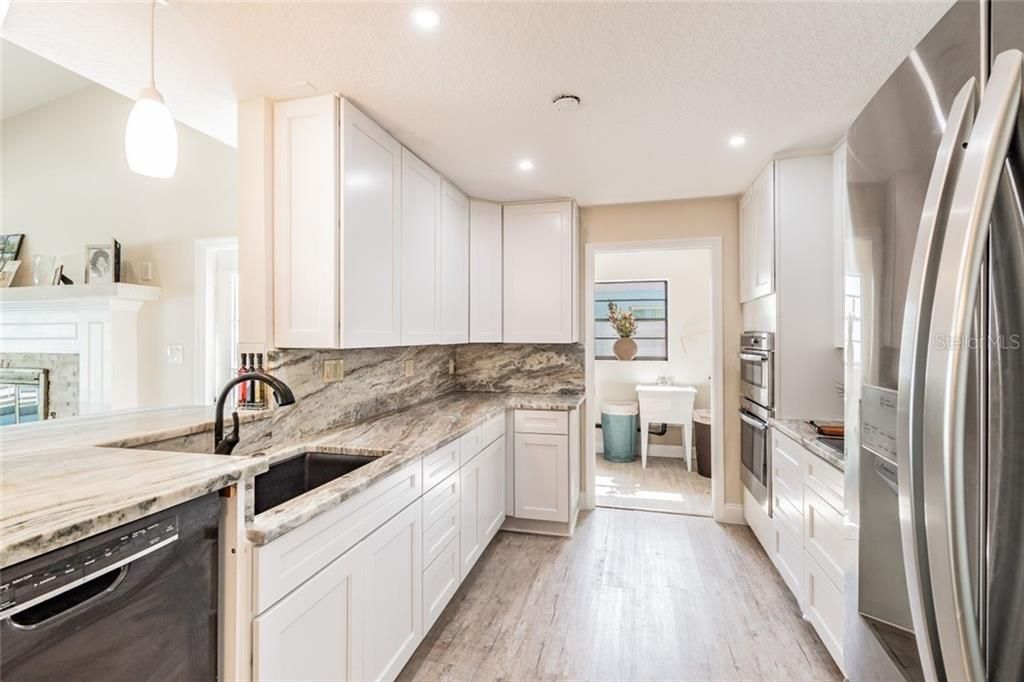 Recently Sold: $825,000 (3 beds, 3 baths, 2620 Square Feet)