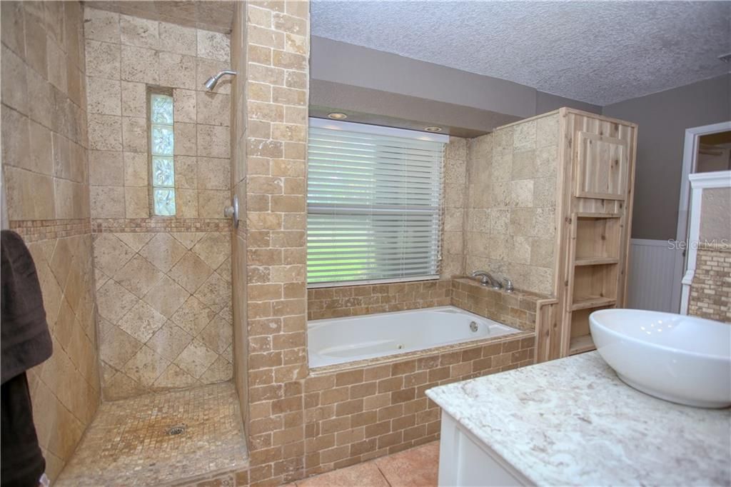 Walk-in Shower and Jetted Tub