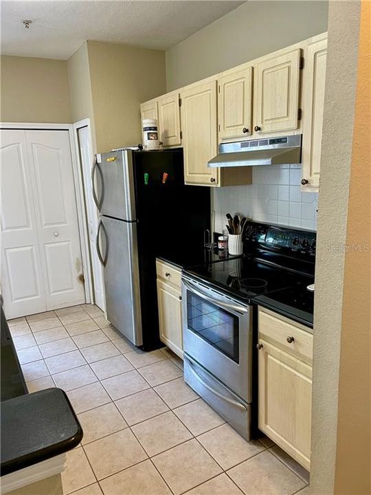 Recently Sold: $129,900 (1 beds, 1 baths, 707 Square Feet)