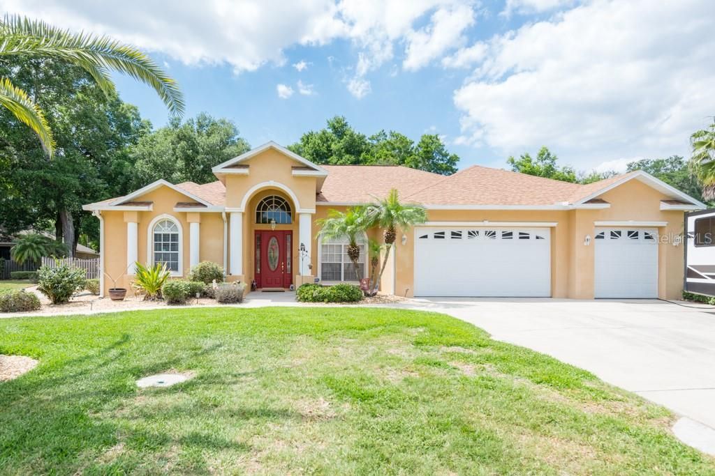 Recently Sold: $425,000 (4 beds, 3 baths, 2393 Square Feet)