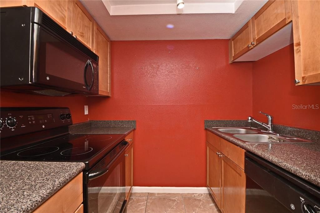 Recently Sold: $107,000 (1 beds, 1 baths, 678 Square Feet)