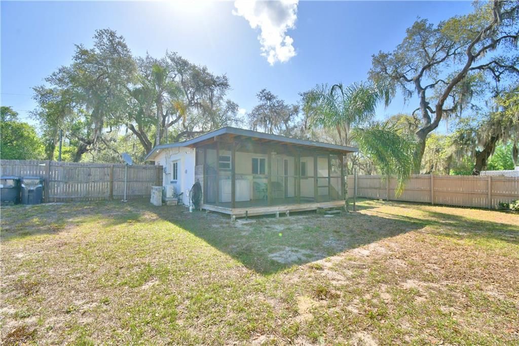 Recently Sold: $179,900 (2 beds, 2 baths, 1226 Square Feet)
