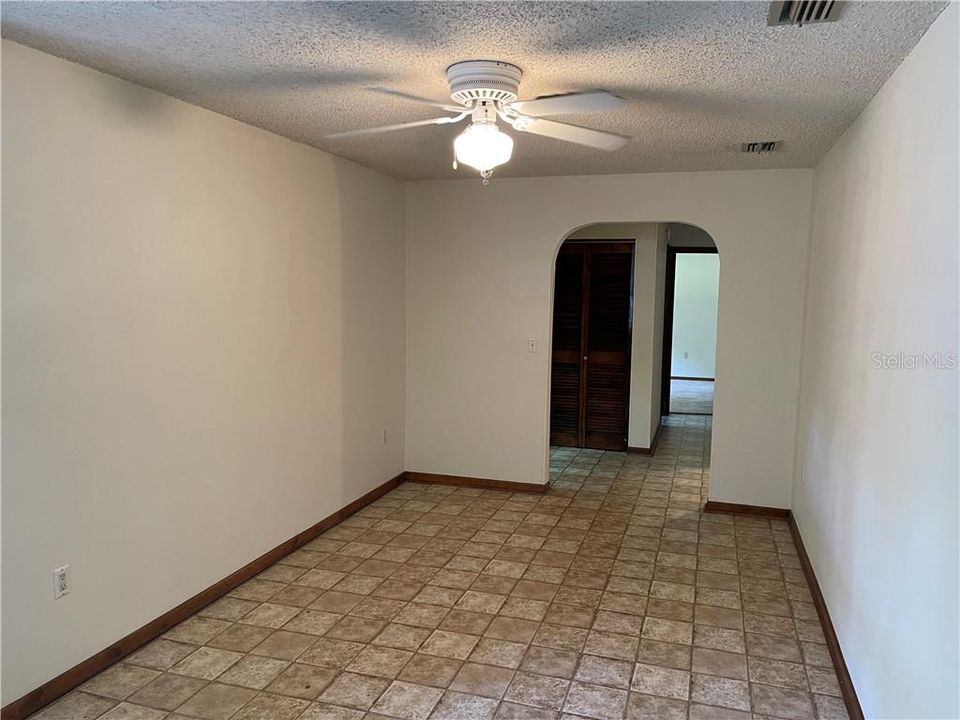Recently Rented: $2,000 (3 beds, 2 baths, 1629 Square Feet)