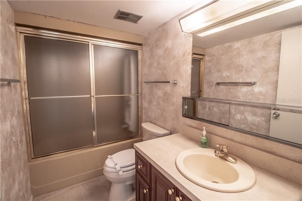 Recently Sold: $262,000 (2 beds, 2 baths, 1050 Square Feet)