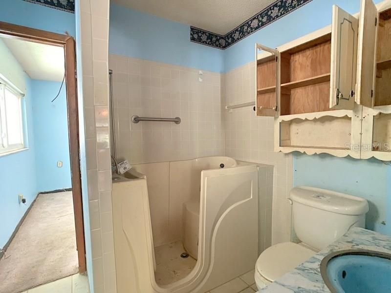 最近售出: $164,900 (2 贝兹, 2 浴室, 1799 平方英尺)