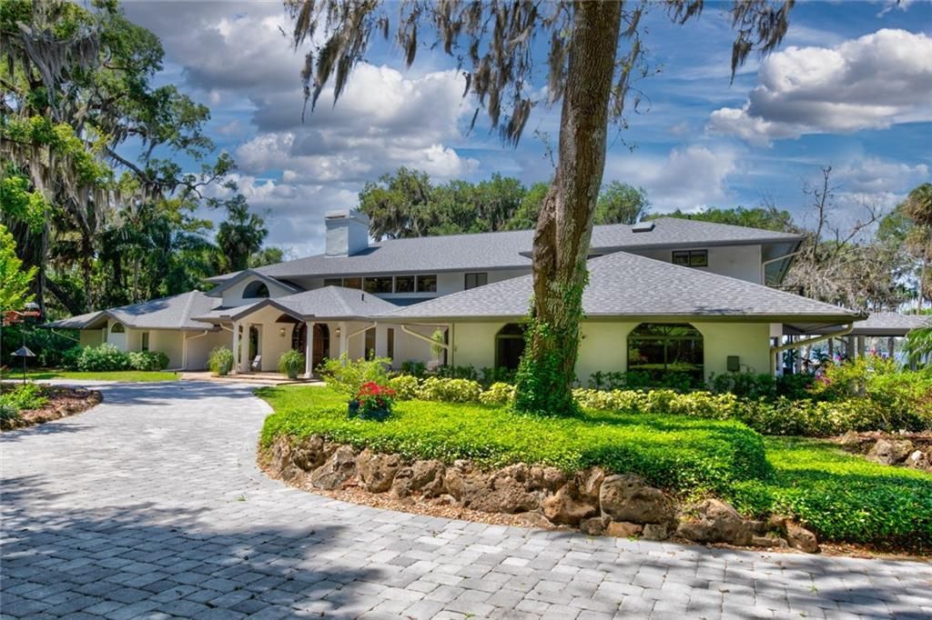 Recently Sold: $1,850,000 (5 beds, 4 baths, 6804 Square Feet)