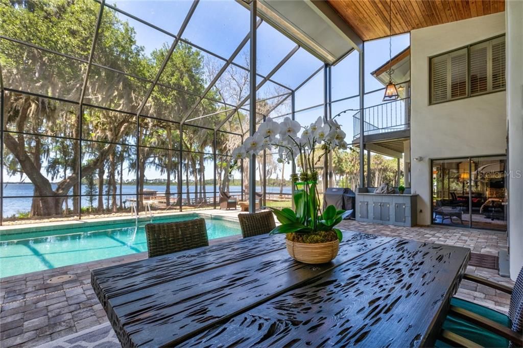 Recently Sold: $1,850,000 (5 beds, 4 baths, 6804 Square Feet)