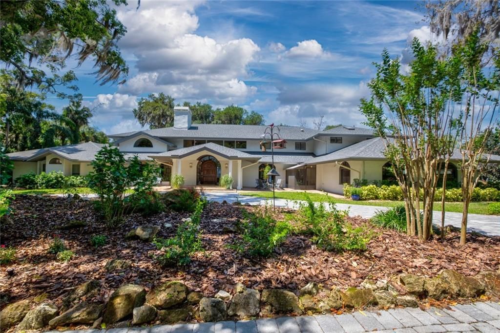 Recently Sold: $1,850,000 (5 beds, 4 baths, 6804 Square Feet)