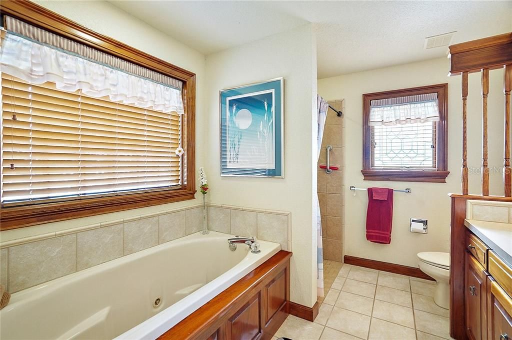最近售出: $235,000 (3 贝兹, 2 浴室, 1424 平方英尺)