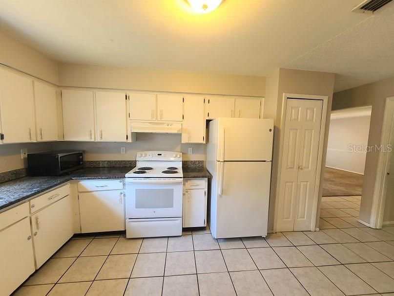 Recently Rented: $1,200 (3 beds, 2 baths, 1280 Square Feet)