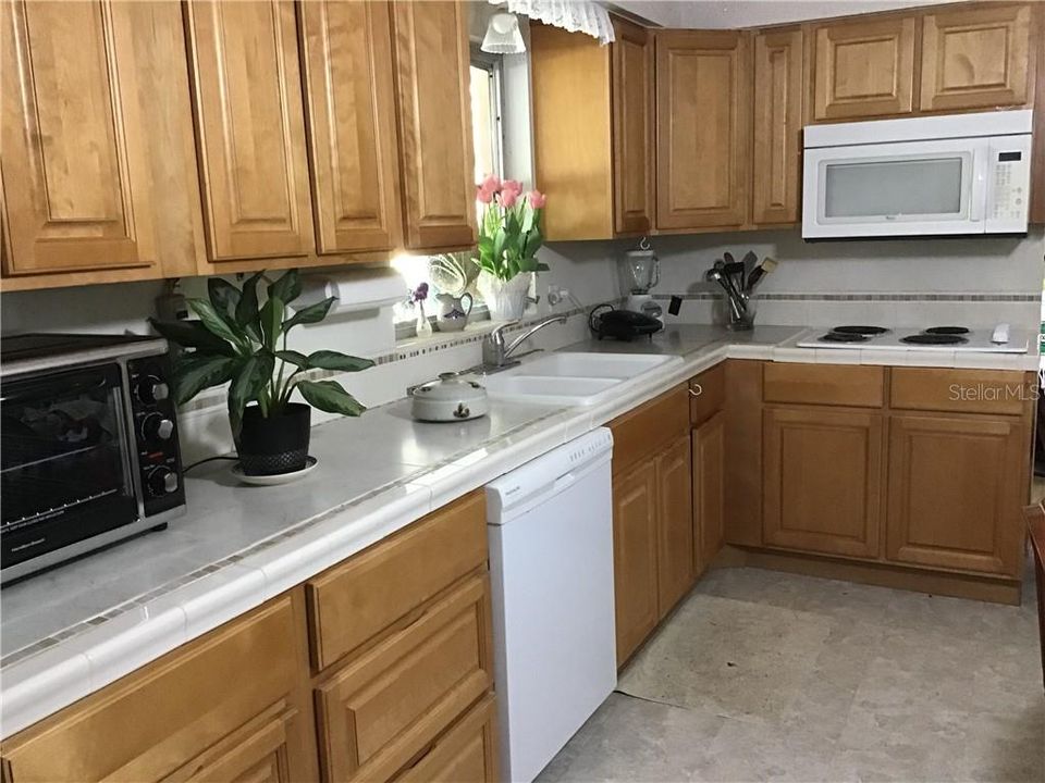 Vendido Recientemente: $274,900 (3 camas, 2 baños, 1404 Pies cuadrados)