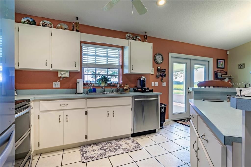 Recently Sold: $520,000 (3 beds, 2 baths, 2838 Square Feet)