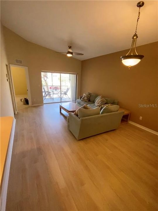 Recently Sold: $149,000 (3 beds, 2 baths, 1045 Square Feet)