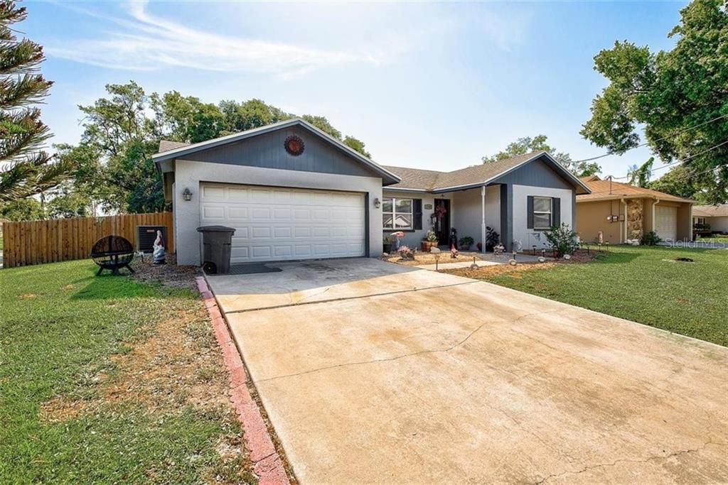 Recently Sold: $185,000 (3 beds, 2 baths, 1136 Square Feet)