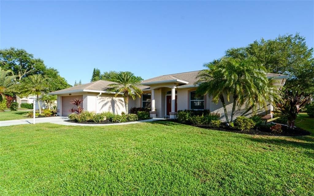 Recently Sold: $475,000 (4 beds, 2 baths, 2074 Square Feet)