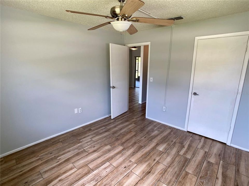 Recently Sold: $129,900 (2 beds, 1 baths, 800 Square Feet)