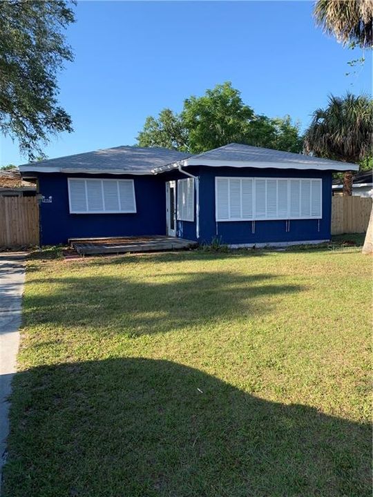 Recently Sold: $350,000 (2 beds, 1 baths, 897 Square Feet)
