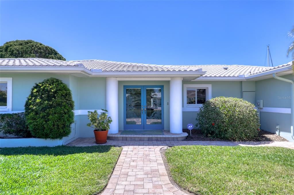 Recently Sold: $1,275,000 (3 beds, 3 baths, 2661 Square Feet)