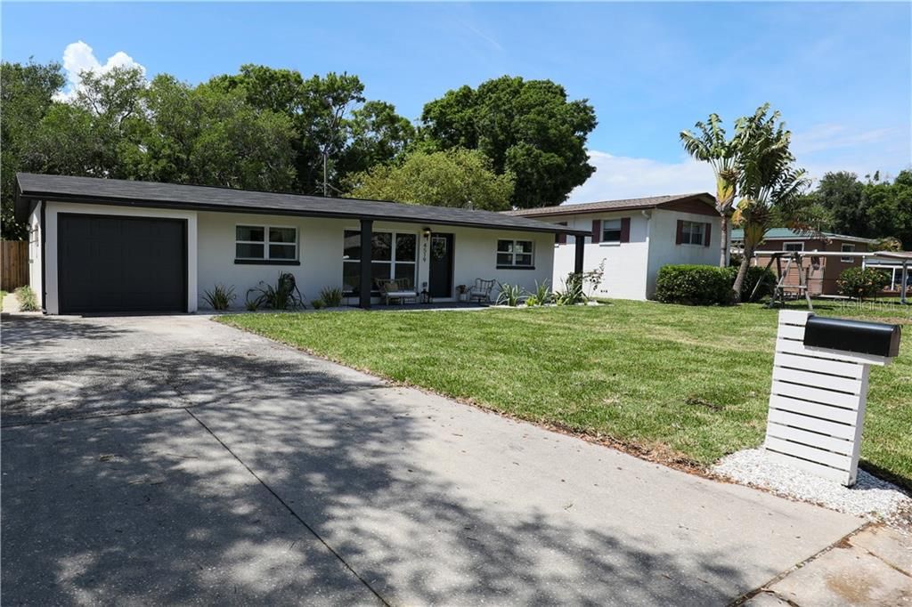 Recently Sold: $425,000 (4 beds, 2 baths, 1665 Square Feet)