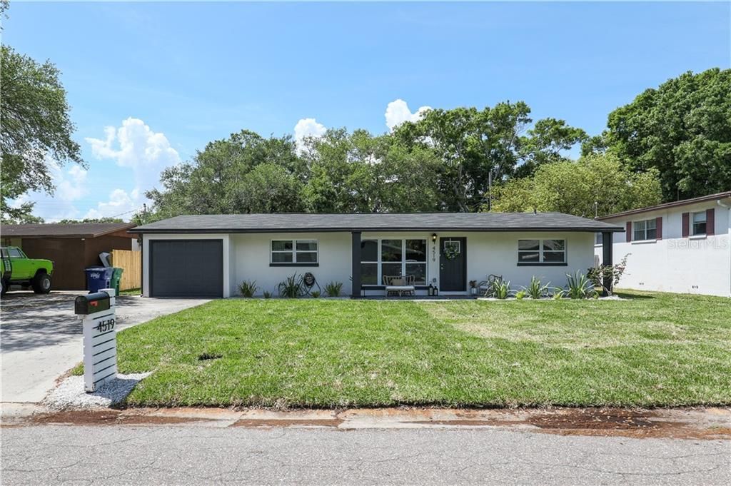 Recently Sold: $425,000 (4 beds, 2 baths, 1665 Square Feet)