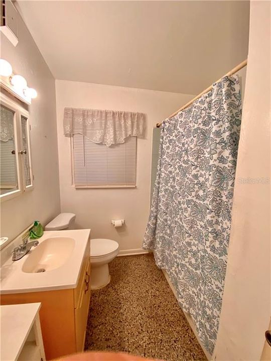 最近售出: $265,000 (3 贝兹, 1 浴室, 1429 平方英尺)