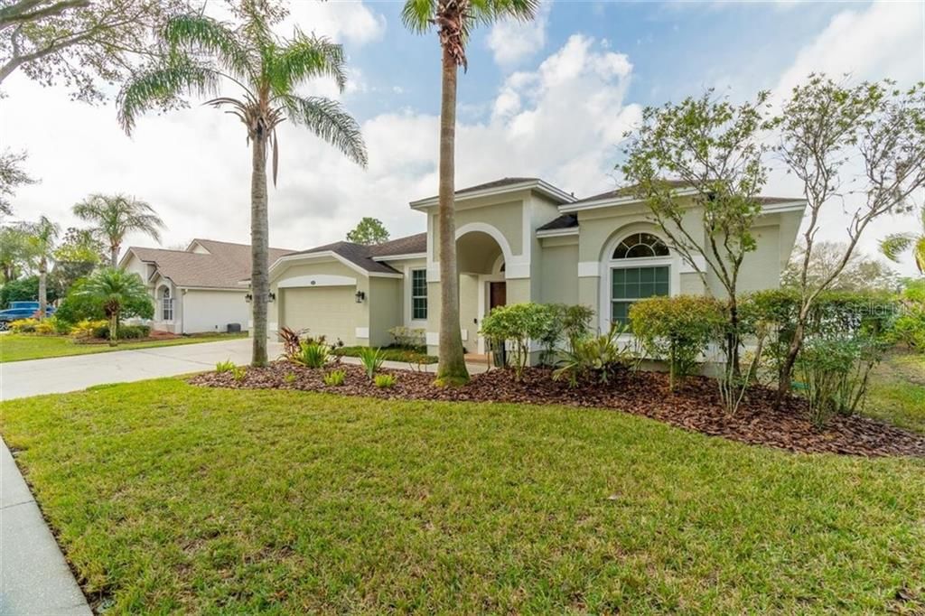 Recently Sold: $425,000 (4 beds, 2 baths, 2094 Square Feet)