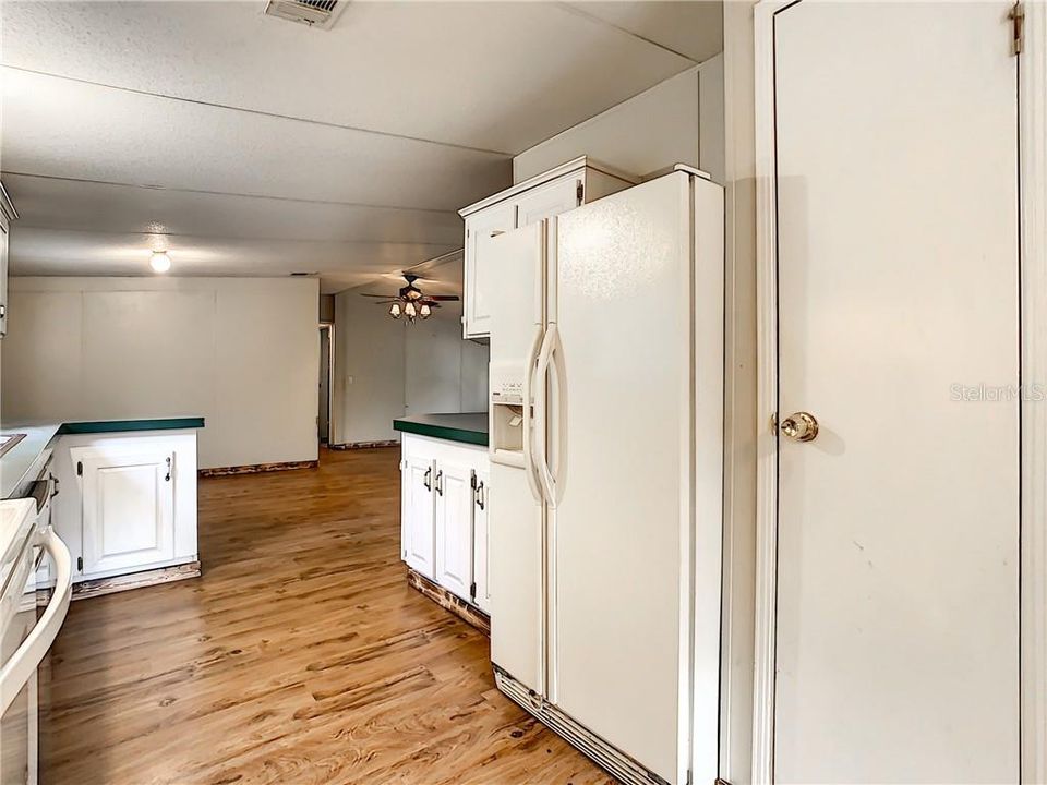 Recently Sold: $175,000 (3 beds, 2 baths, 1296 Square Feet)